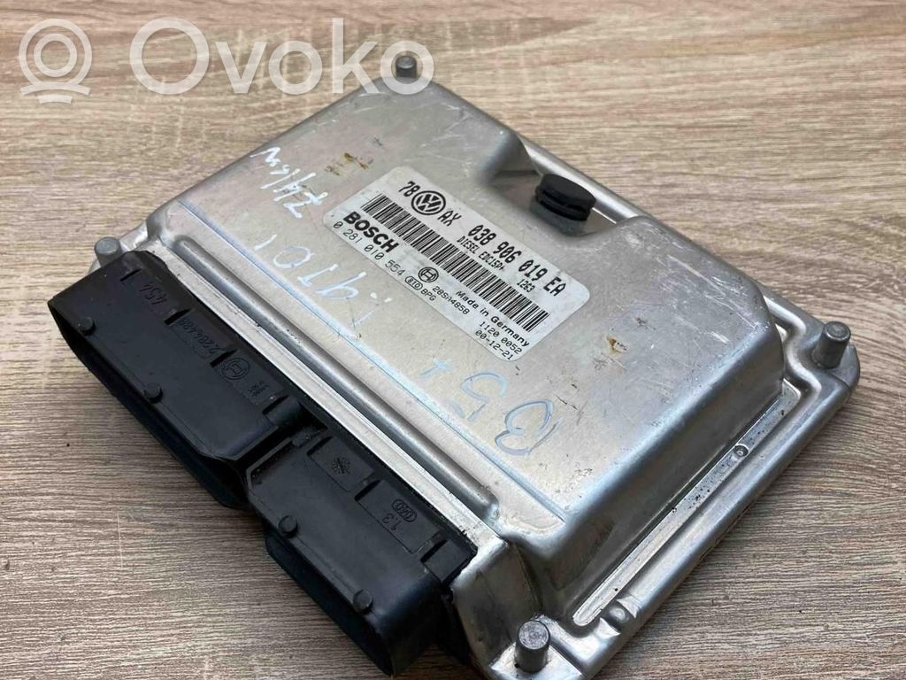 Volkswagen PASSAT B5 Unitate control motor/modul ECU 