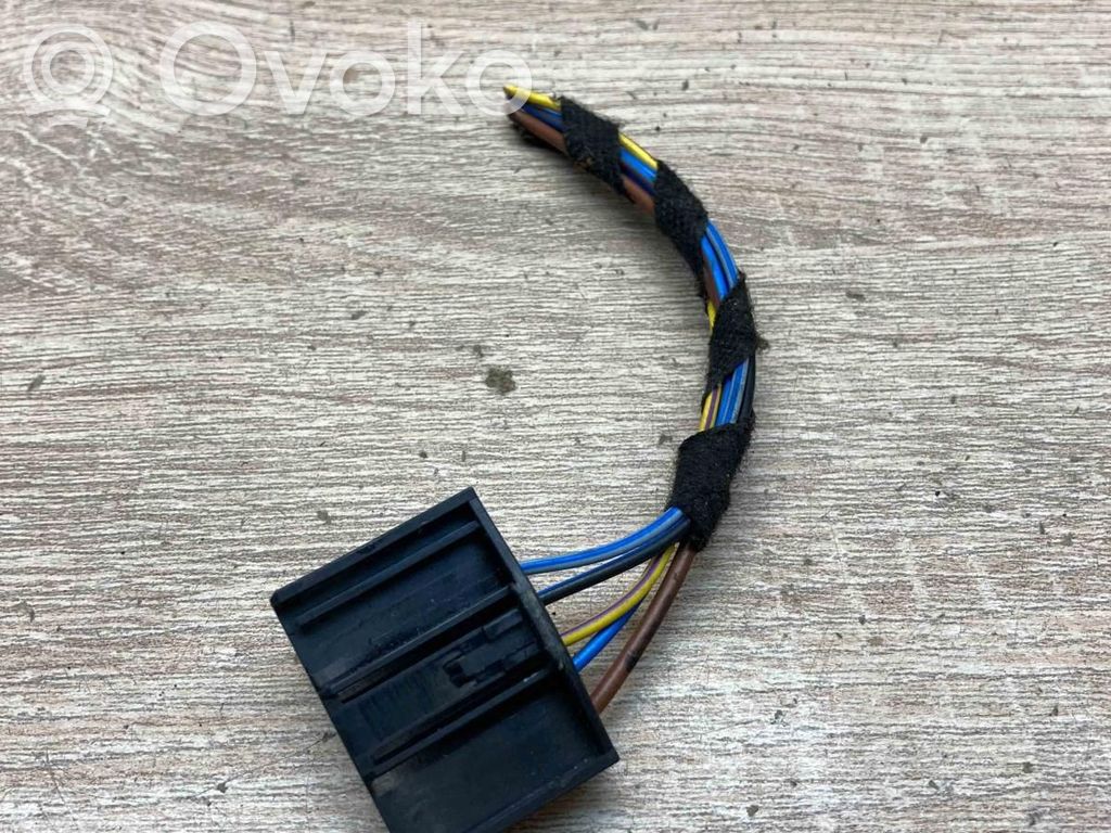 Plug wire   6984754