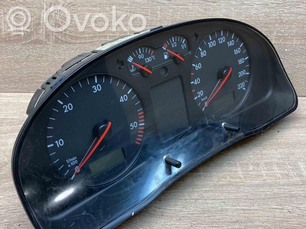 Volkswagen PASSAT B5 Speedometer (instrument cluster) 