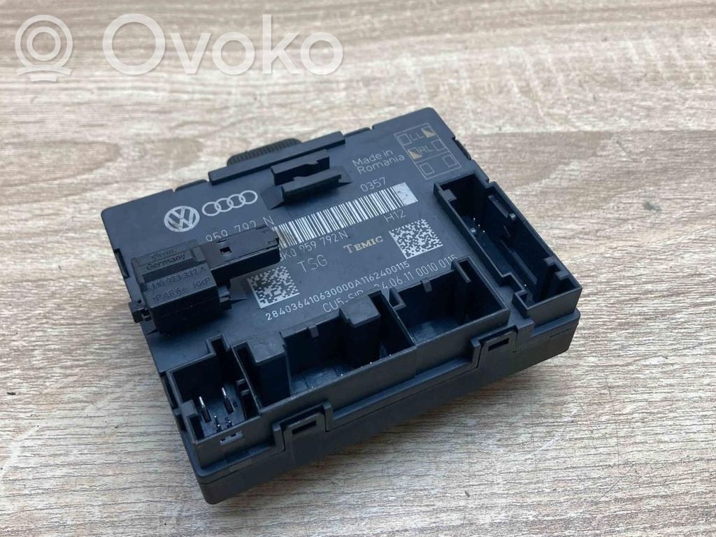 Unidad de control/módulo de la puerta   8K0959792N