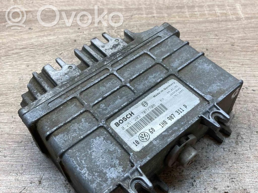 Volkswagen Golf III Unidad de control/módulo ECU del motor 