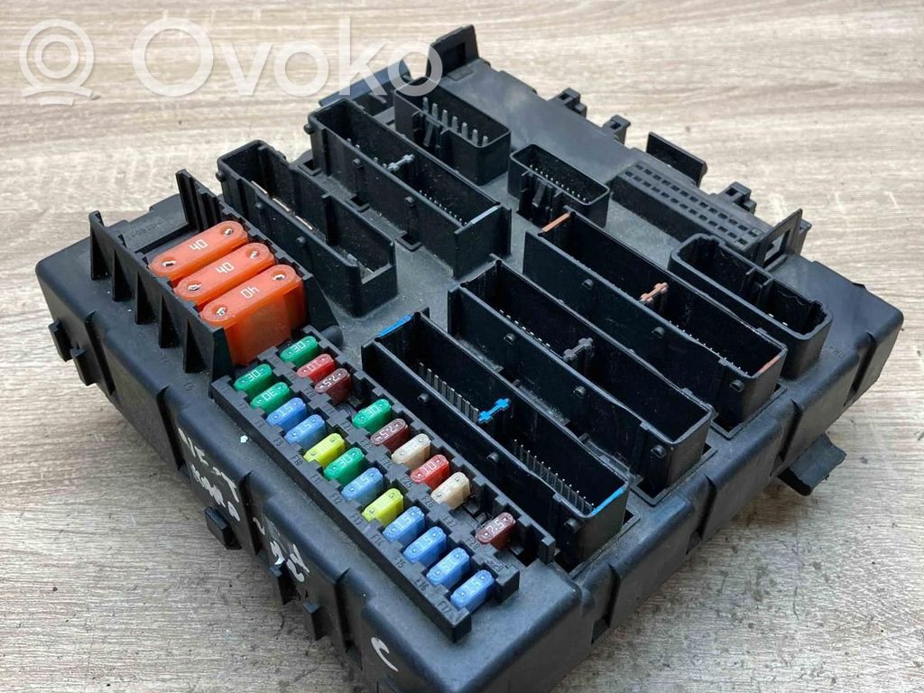 Opel Vectra C Fuse module 