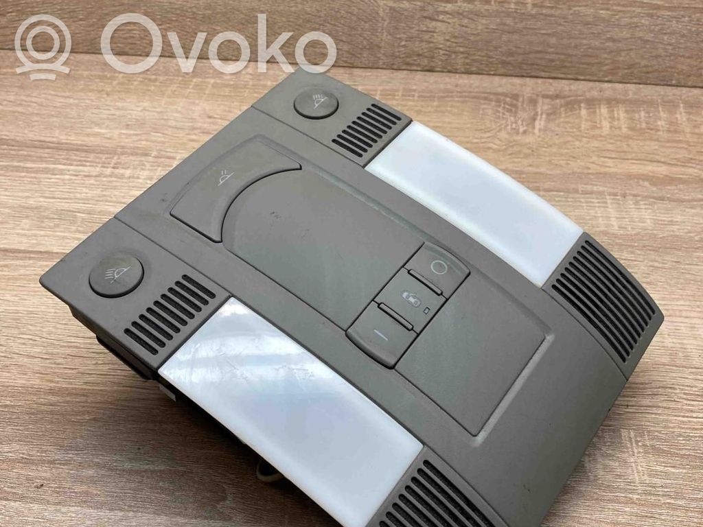 Etuistuimen valo   4E0907135A,4E0910135A,4E0947097AK