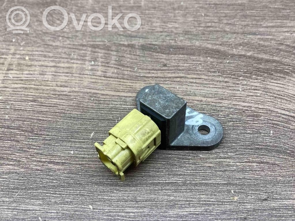 Nissan Qashqai Gaisa spilvenu trieciensensors 