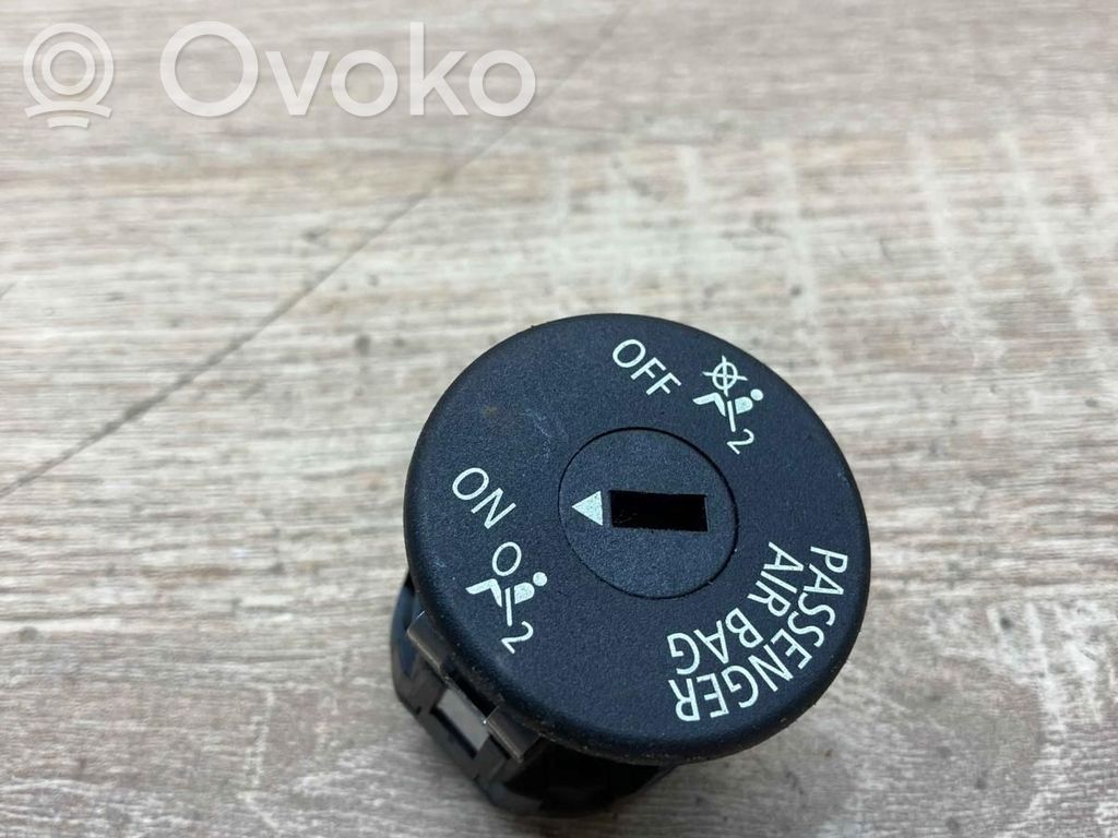 BMW 5 F10 F11 Comutator pornit/oprit airbag pasager 