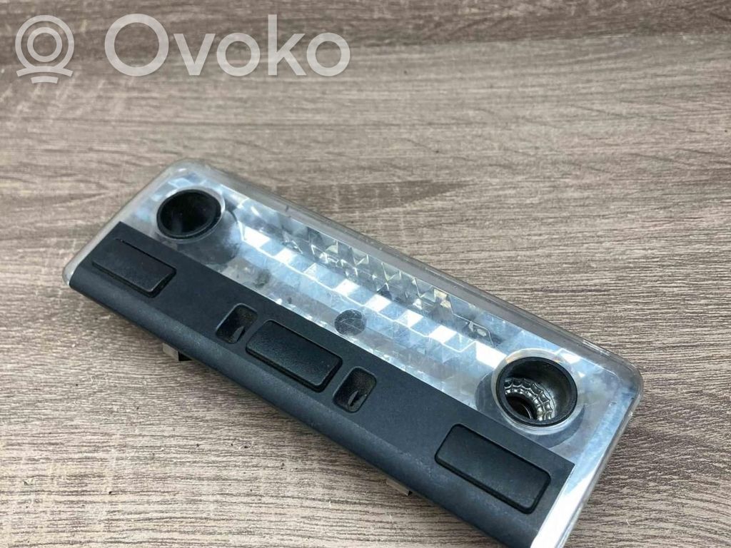 Etuistuimen valo   8379908