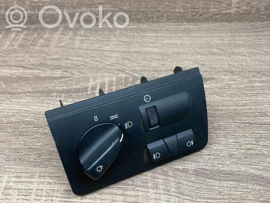 Light switch   8380255