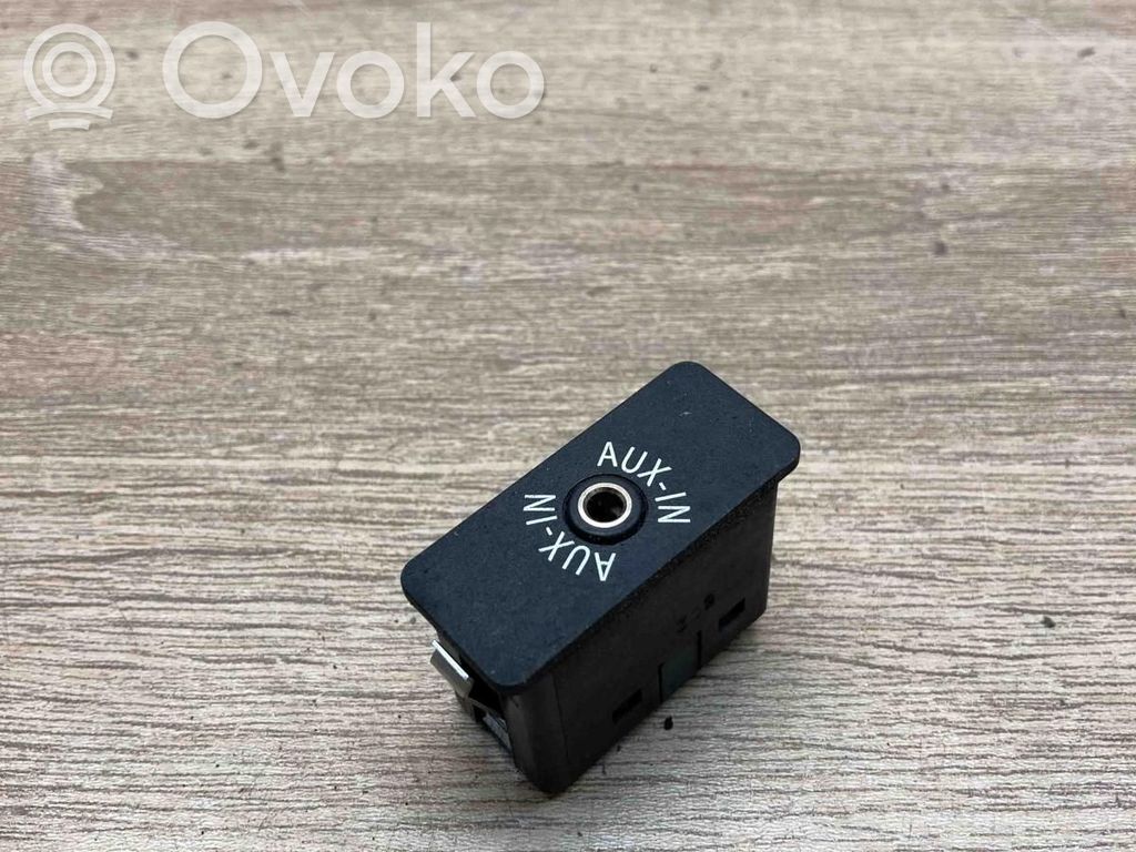 Разъем AUX   9237655