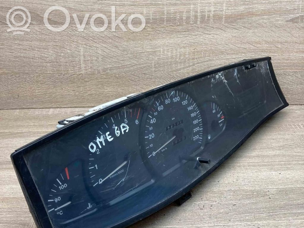 Opel Omega B1 Vitezometru (grup de instrumente) 