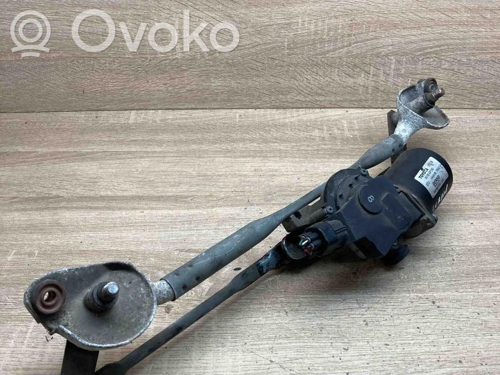 Toyota Corolla E120 E130 Tringlerie et moteur d'essuie-glace avant