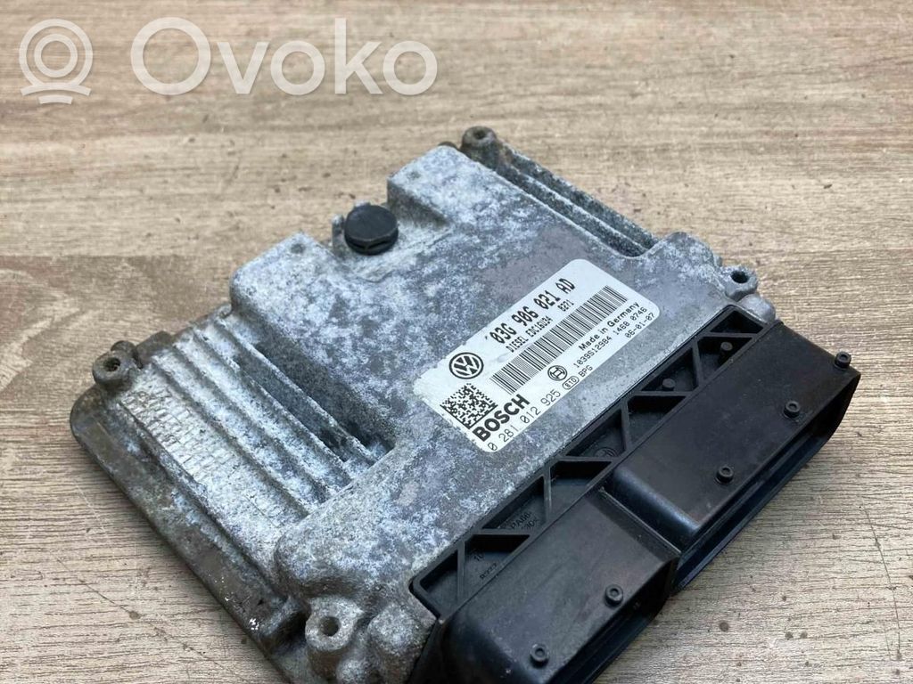 Volkswagen Golf V Unitate control motor/modul ECU 