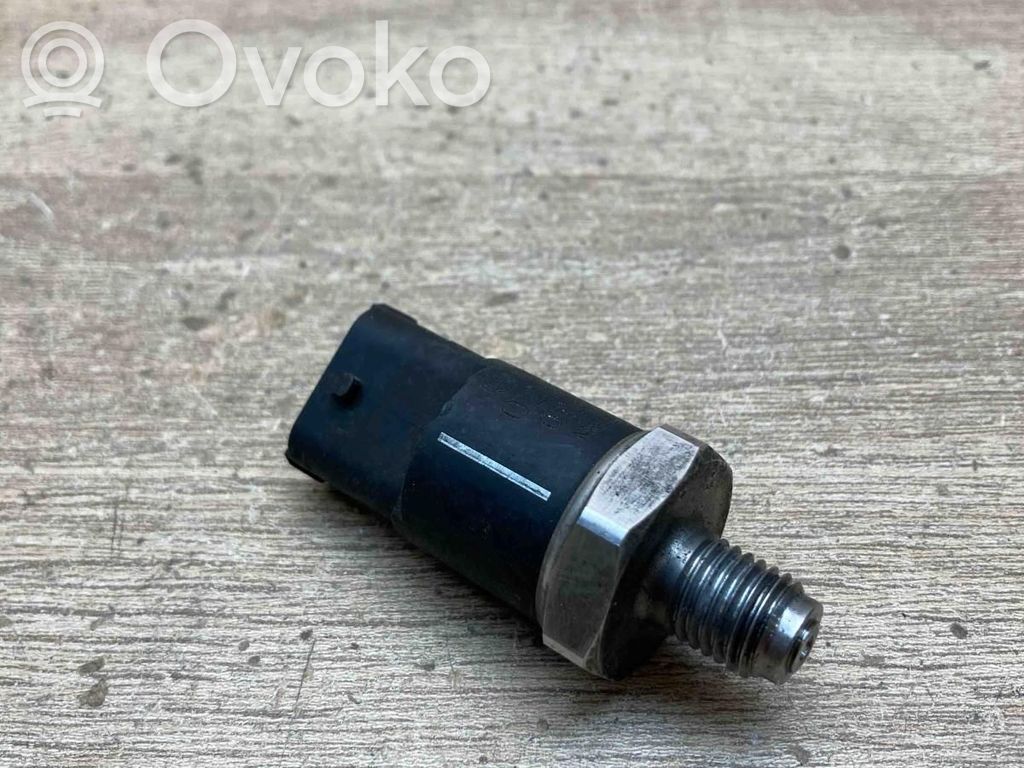 Sensor de presión de combustible   0281002476