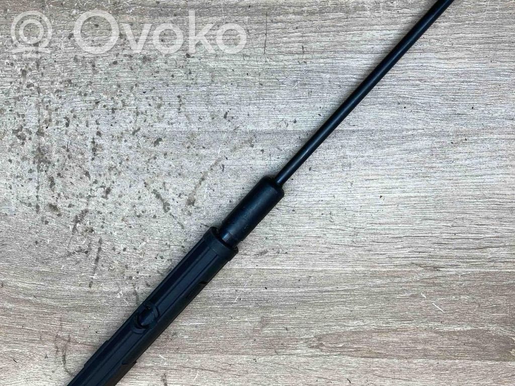Mercedes-Benz C W205 Siłownik maski przedniej 