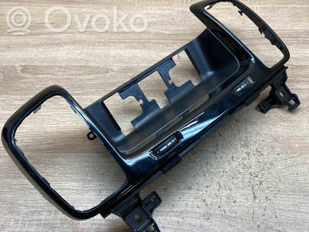 Mercedes-Benz GLE (W166 - C292) Rivestimento del pannello
