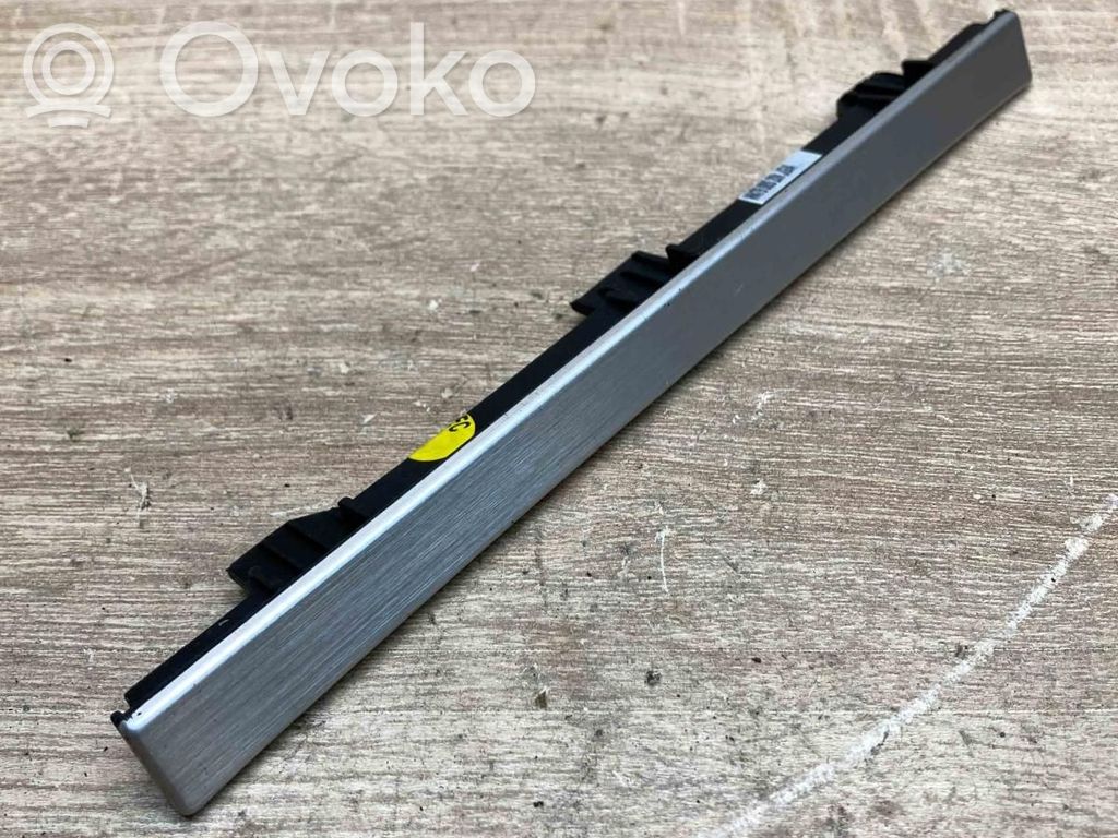 Volkswagen PASSAT B6 Rivestimento del pannello 