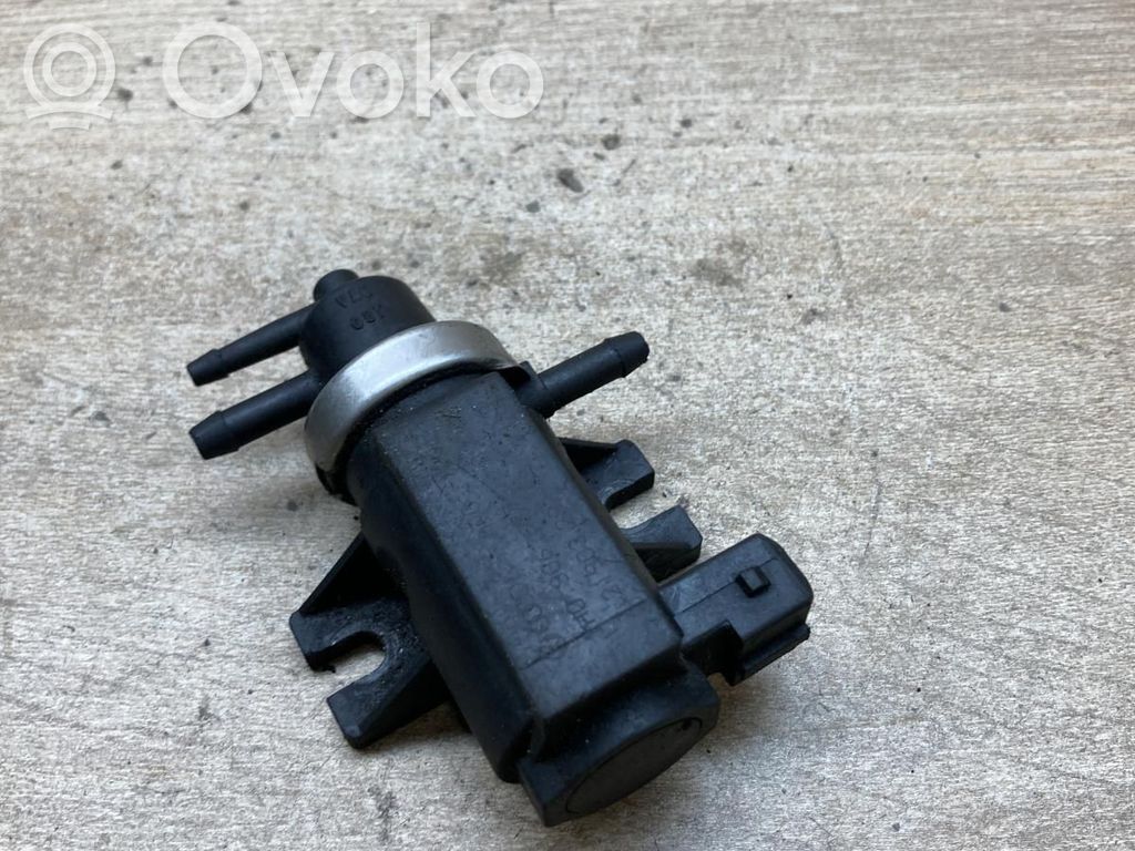 Audi A6 S6 C5 4B Supapă vacuum 