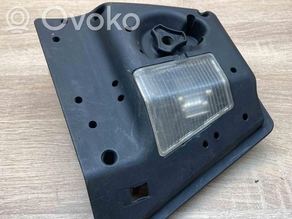 BMW 3 E46 Takavalon polttimon suojan pidike 