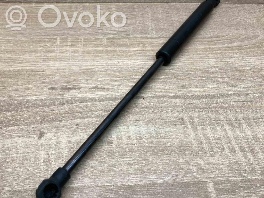 Volkswagen Touareg I Amortizor hayon 