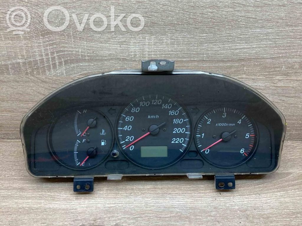 Mazda 323 F Speedometer (instrument cluster) 