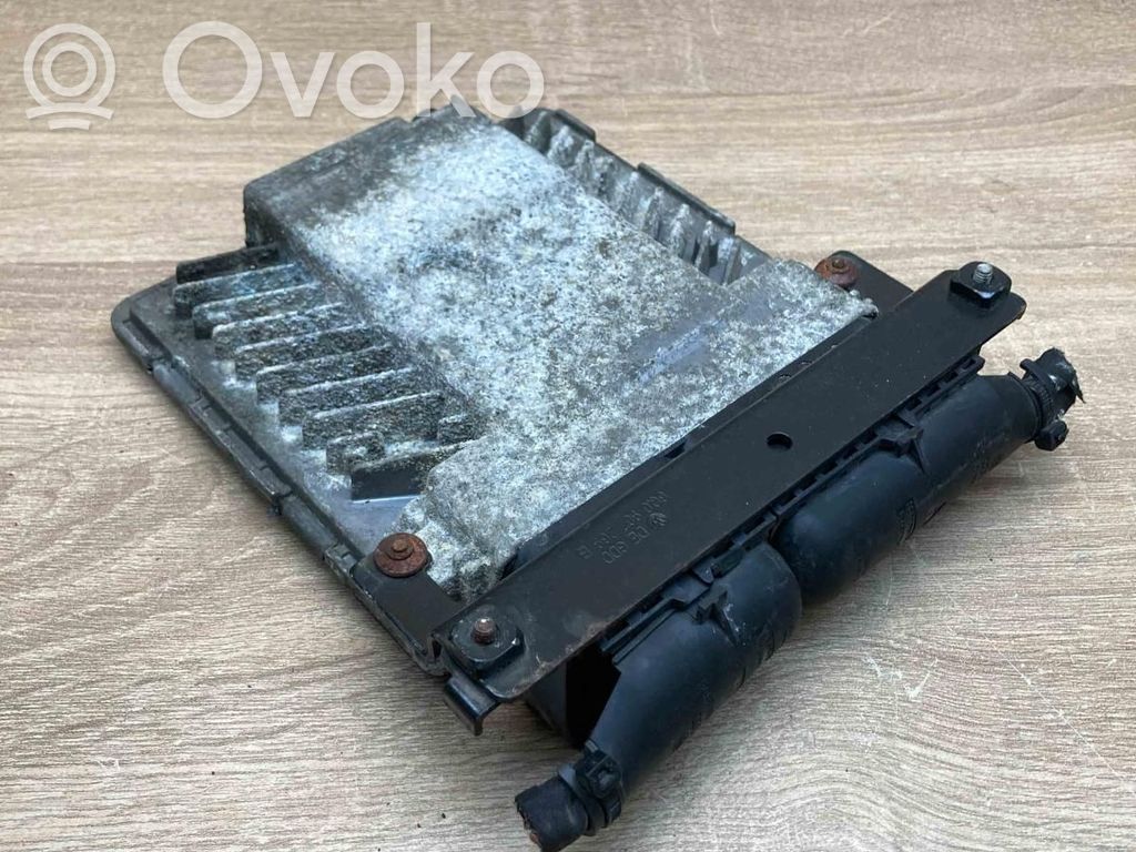 Volkswagen PASSAT B6 Unitate control motor/modul ECU 