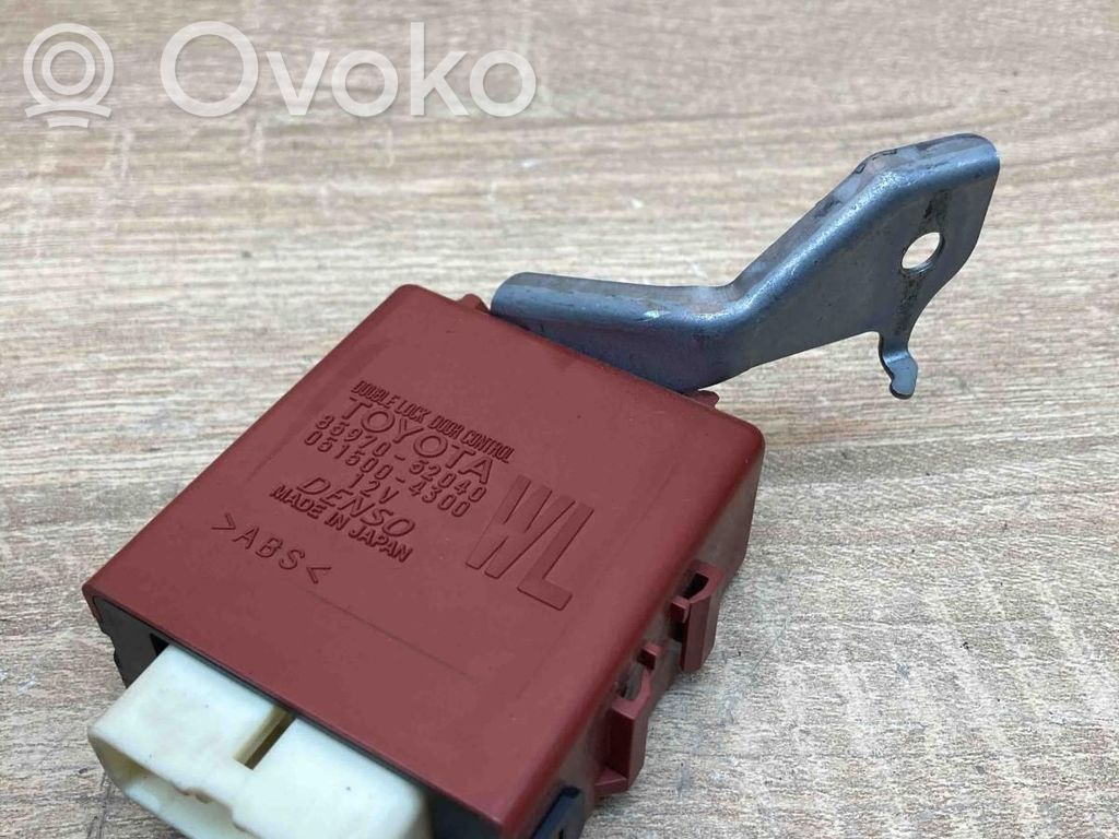 Toyota Yaris Unidad de control/módulo de la puerta 