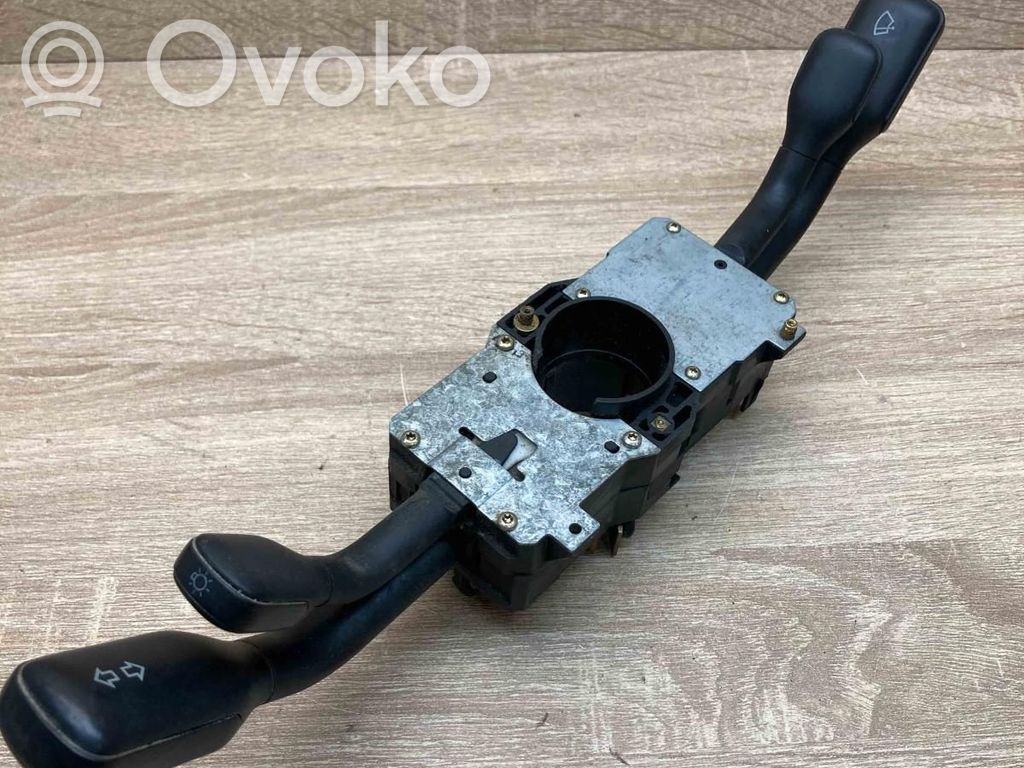 Audi 100 200 5000 C3 Manetka / Przełącznik kierunkowskazów wycieraczek 