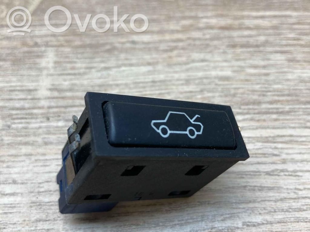Tailgate/trunk/boot open switch   8365579,03052500
