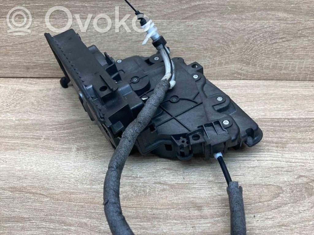BMW 2 F46 Etuoven lukko 