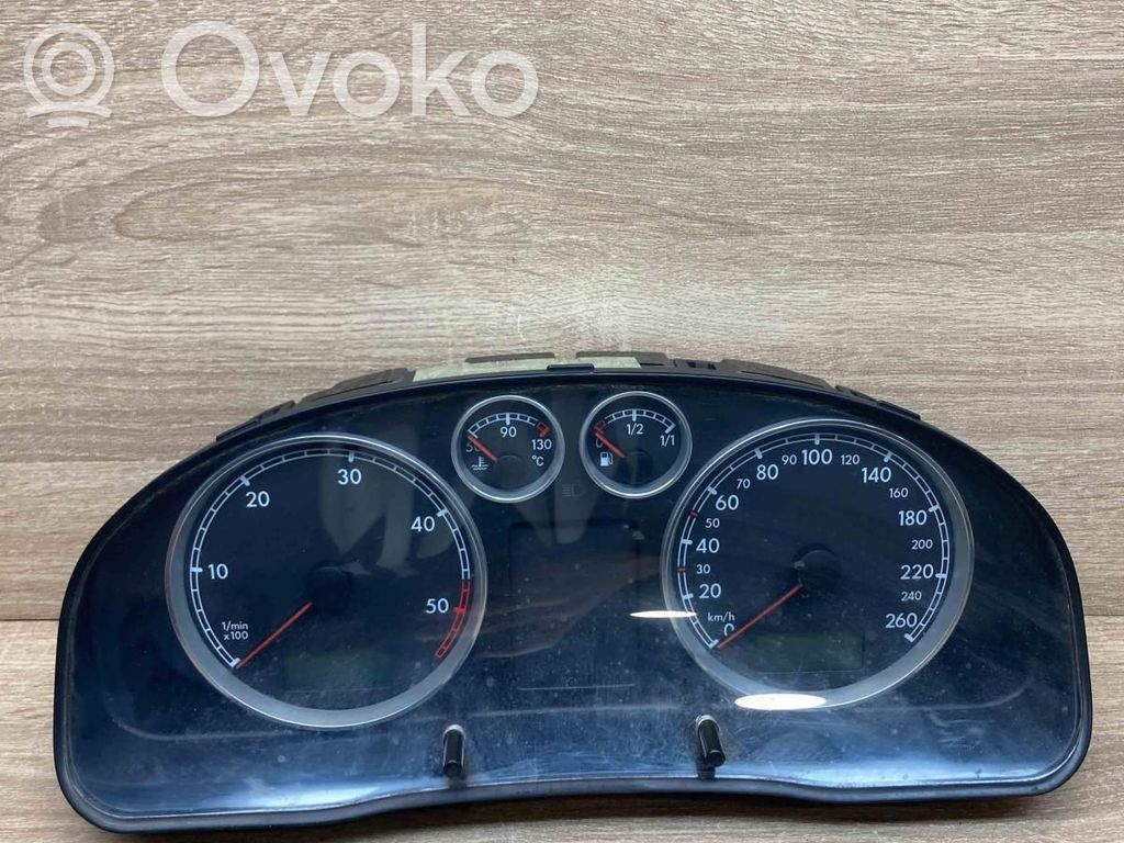Volkswagen PASSAT B5.5 Tachimetro (quadro strumenti) 