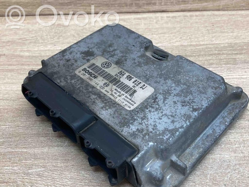 Skoda Octavia Mk1 (1U) Engine control unit/module ECU 