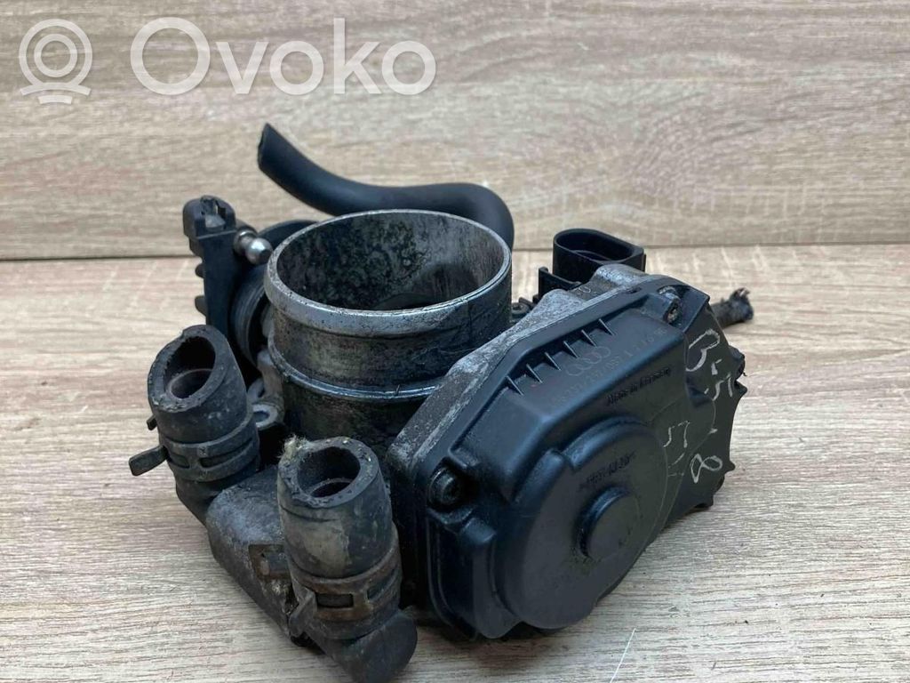 Audi A4 S4 B5 8D Valvola a farfalla 