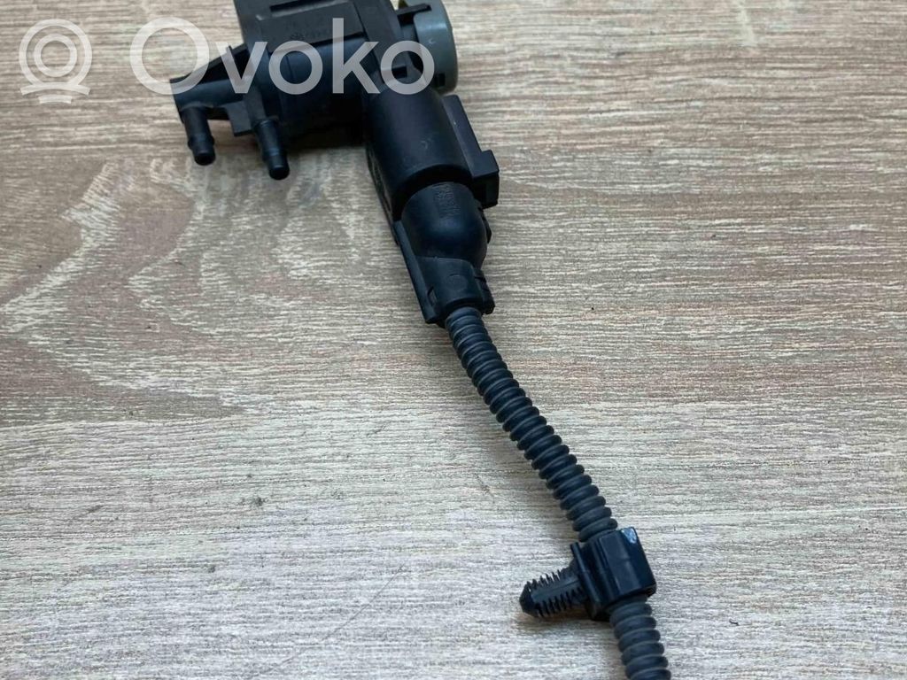 Volkswagen PASSAT B6 Turbolader Druckwandler Magnetventil 