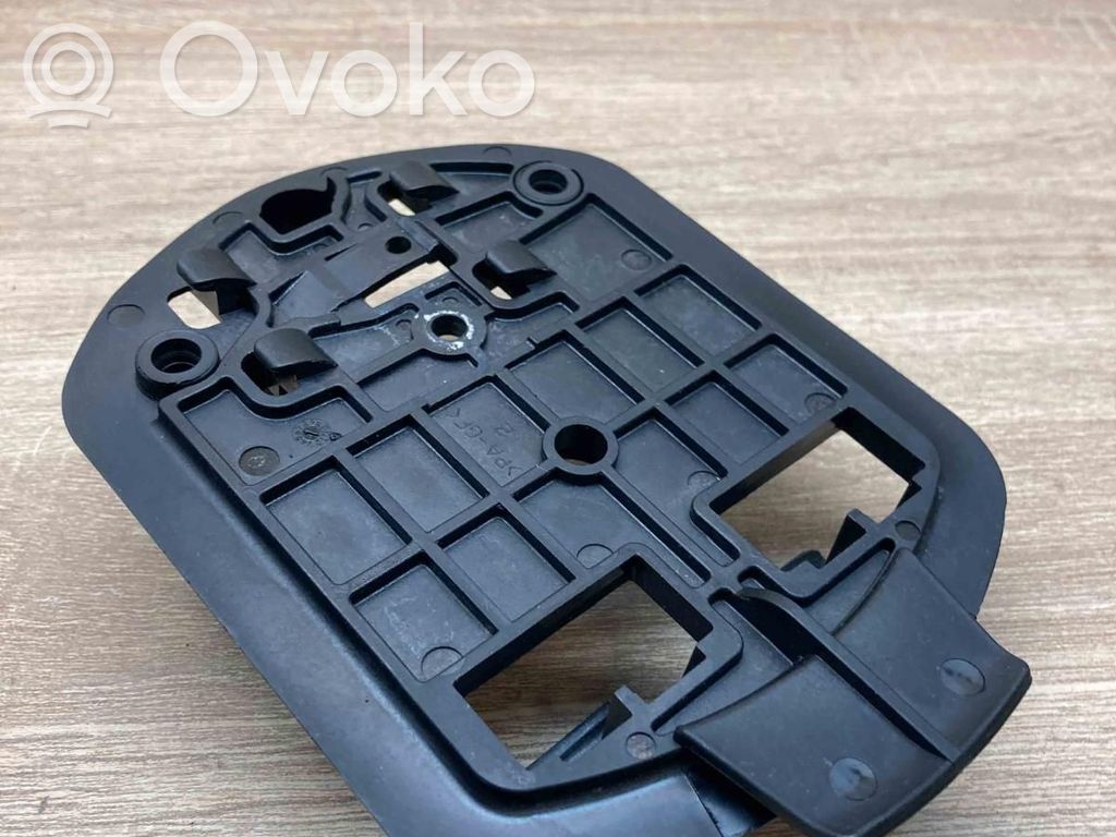 Mercedes-Benz E W211 Staffa supporto del triangolo d’emergenza 