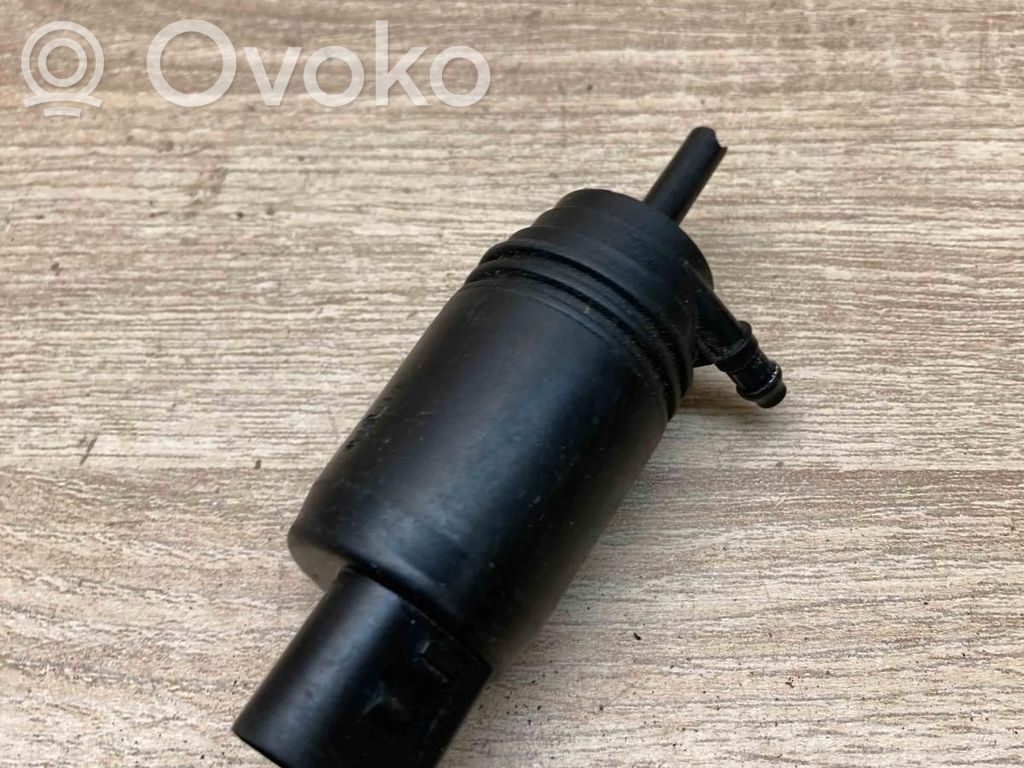 Windscreen/windshield washer pump   7199567