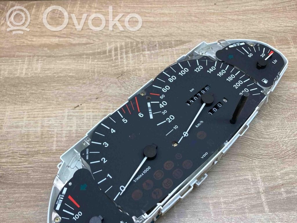 Opel Omega B1 Speedometer (instrument cluster) 