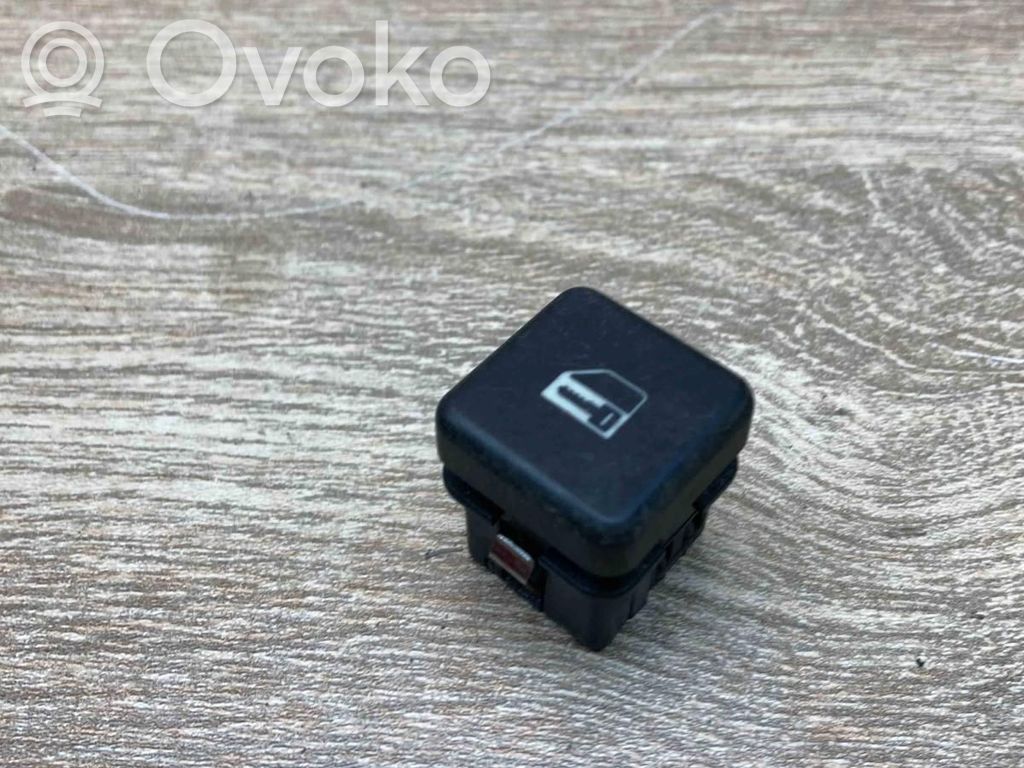 Central locking switch button   8360828