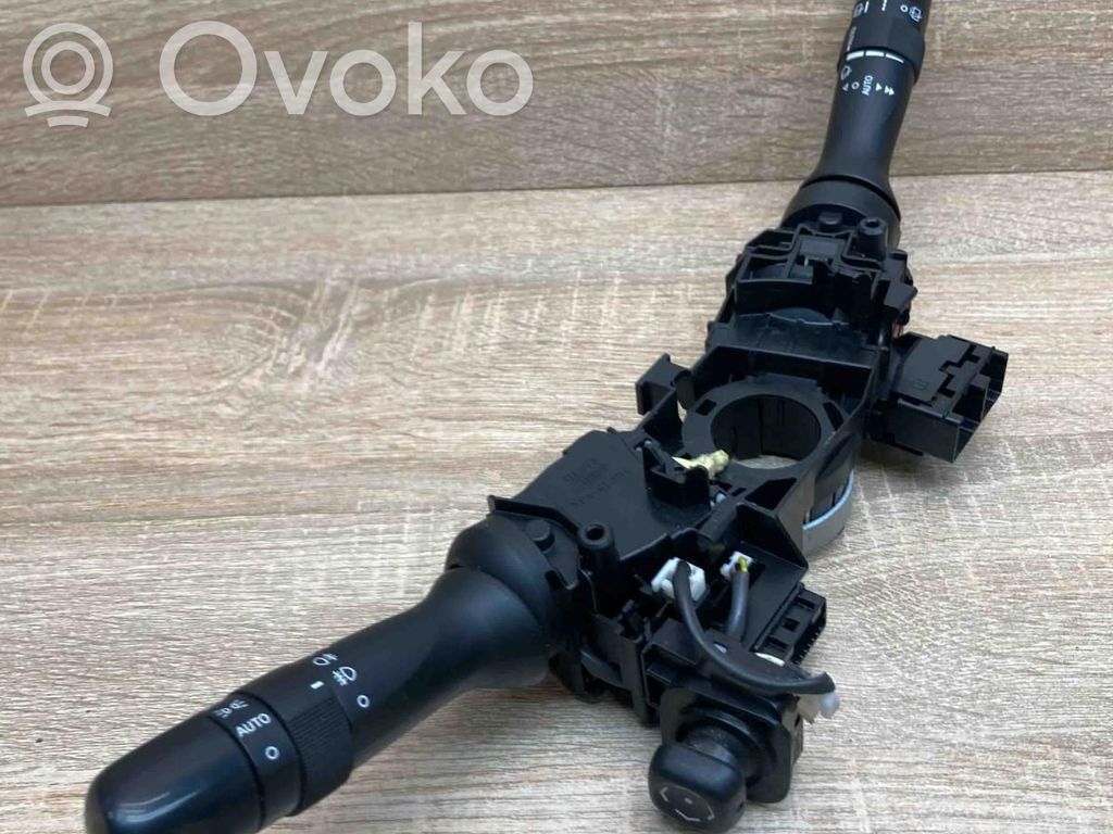 Toyota Avensis T270 Bloc semnalizator și ștergător parbriz 