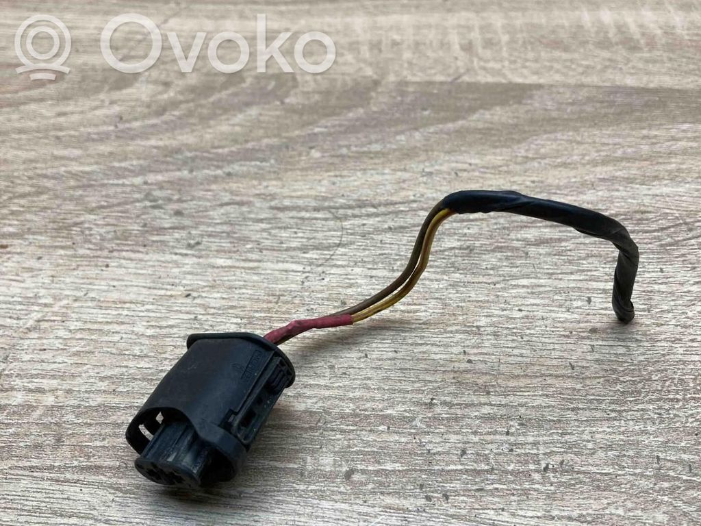 Plug wire   6907368