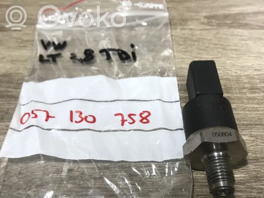 Audi A8 S8 D3 4E Polttoaineen paineanturi 
