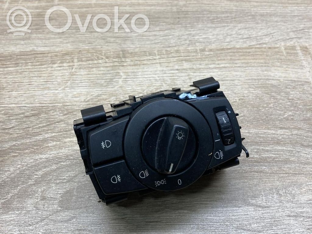 Light switch   6932794,33600102
