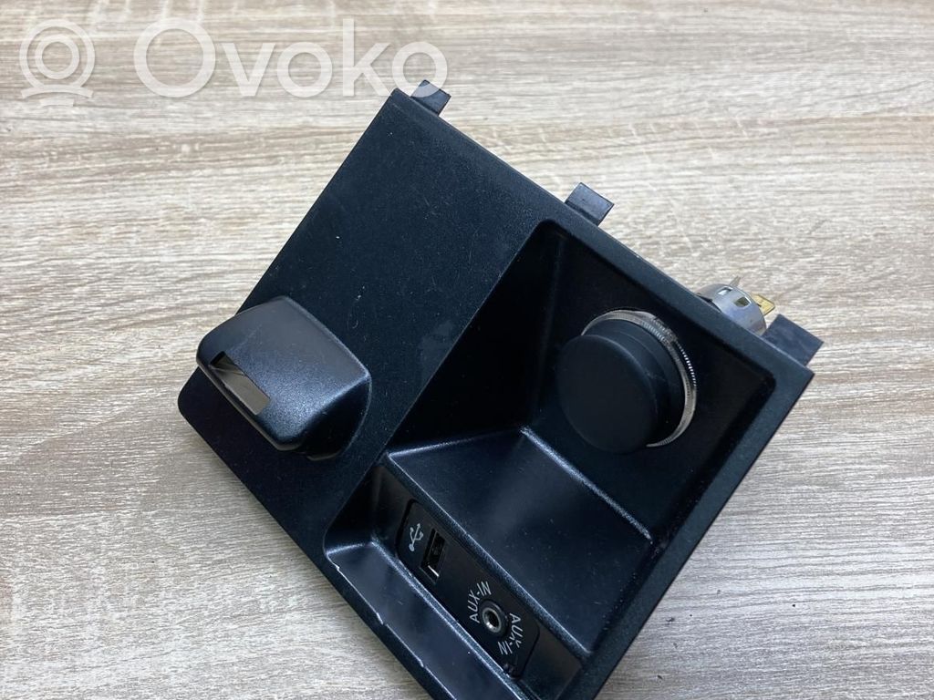 BMW X5 E70 Tapis, vide poche console arrière