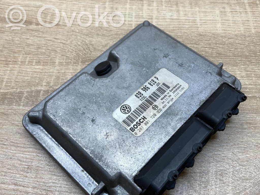 Volkswagen PASSAT B5 Unitate control motor/modul ECU 