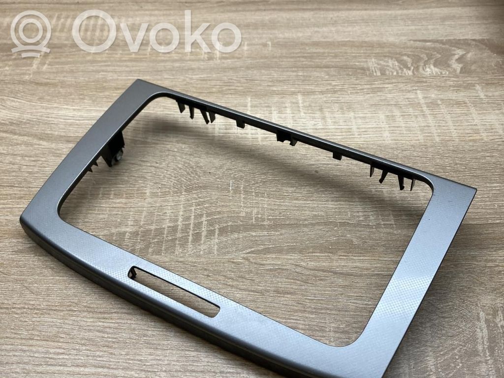 Volkswagen PASSAT B6 Rămă unitate radio/GPS