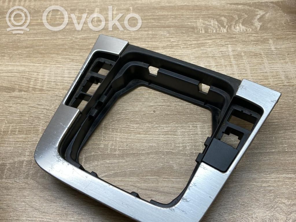 Volkswagen PASSAT B6 Rivestimento in plastica cornice della leva del cambio 