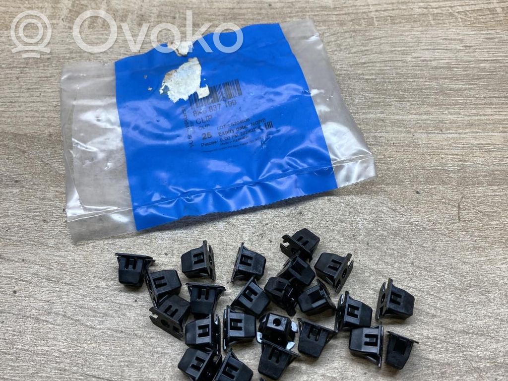 Listwa drzwi przednich   8K0837199,25PCS