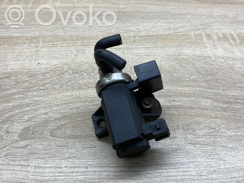 Opel Astra H Supapă vacuum 