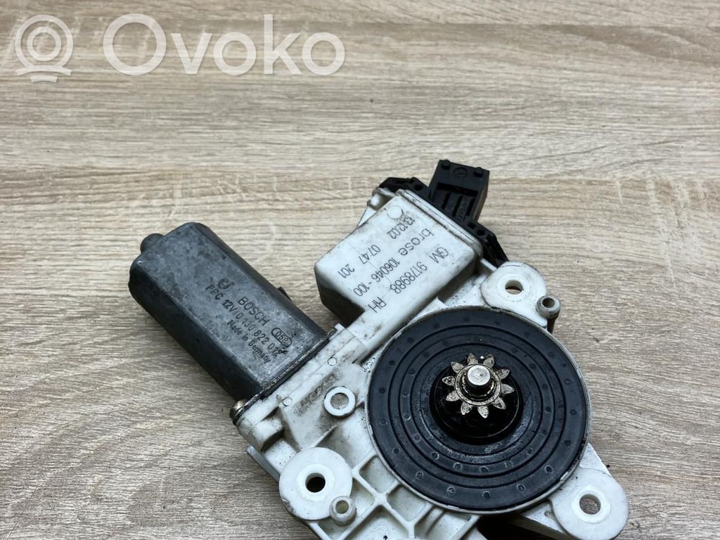 Opel Vectra C Silnik regulatora szyby drzwi przednich 