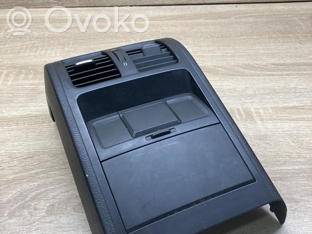Volkswagen PASSAT B6 Grilă ventilație spate 
