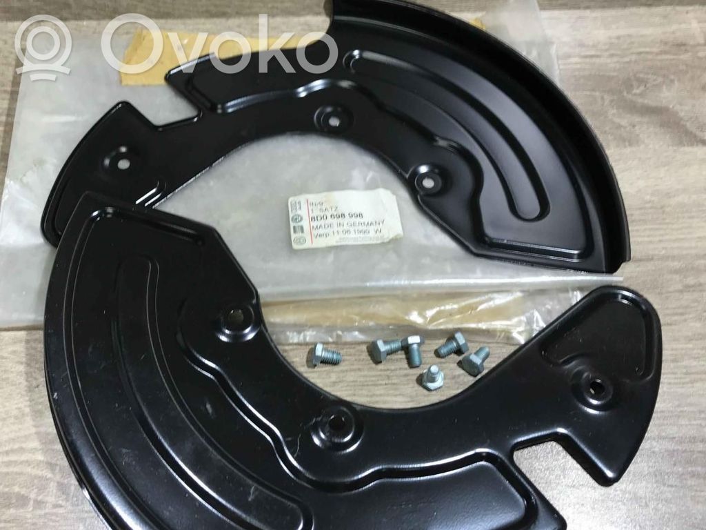 Audi A4 S4 B5 8D Osłona tylnej tarczy hamulcowej 