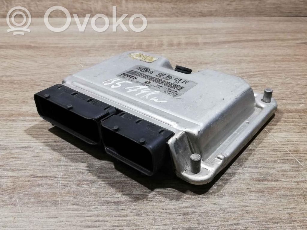Volkswagen PASSAT B5.5 Unitate control motor/modul ECU 